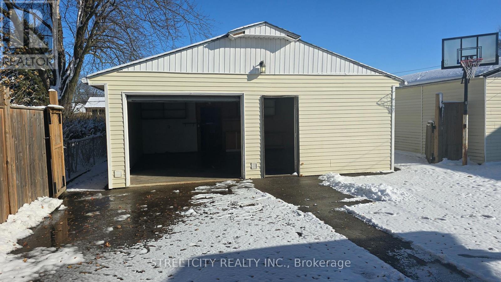 244 Vancouver Street, London East, Ontario  N5W 4R8 - Photo 3 - X12591278