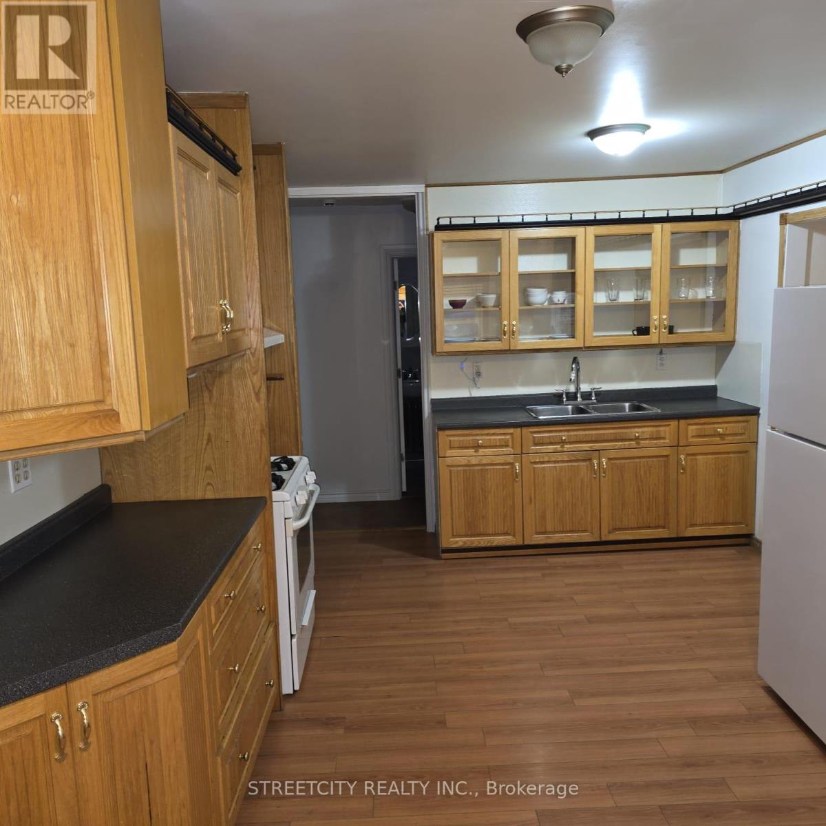 244 Vancouver Street, London East, Ontario  N5W 4R8 - Photo 8 - X12591278