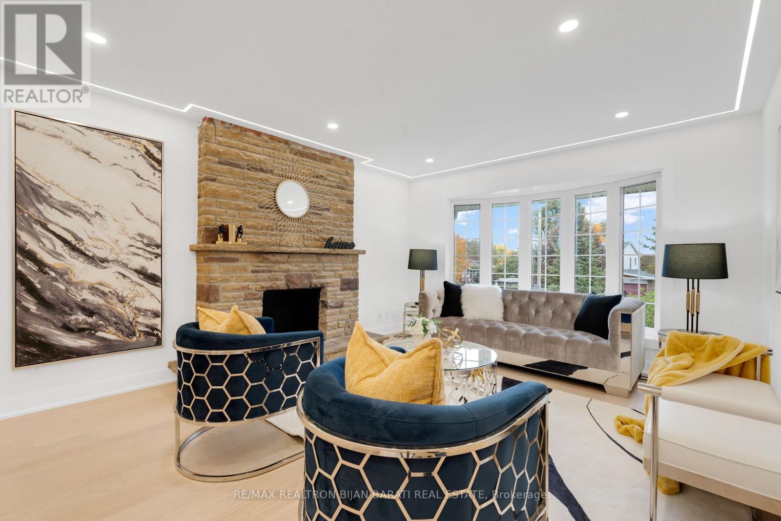 14 Henderson Avenue, Markham, Ontario L3T 2K3 - Photo 4 - N12594344