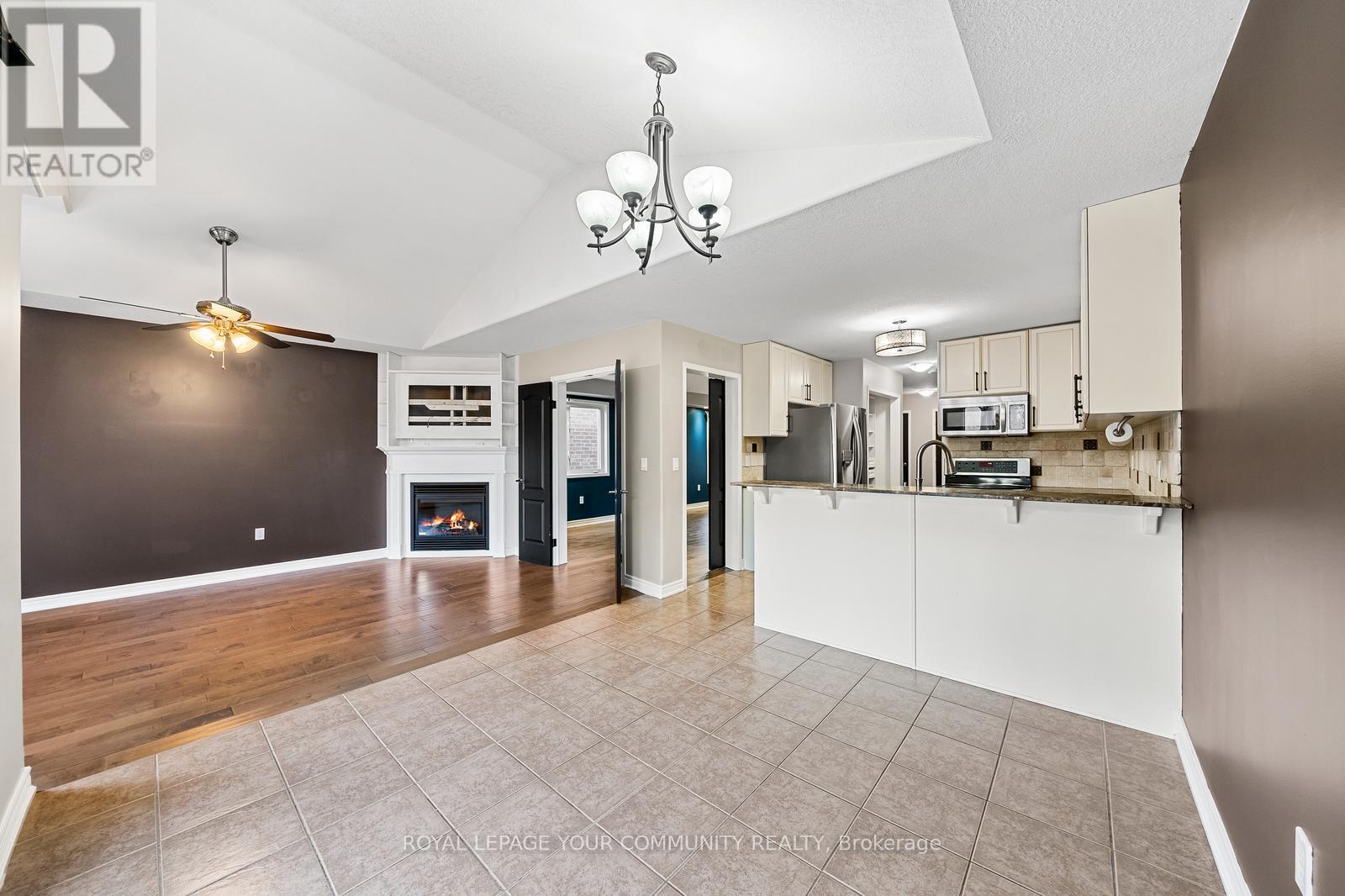 Upper - 1821 Lamstone Street, Innisfil, Ontario  L9S 4Z9 - Photo 12 - N12594442