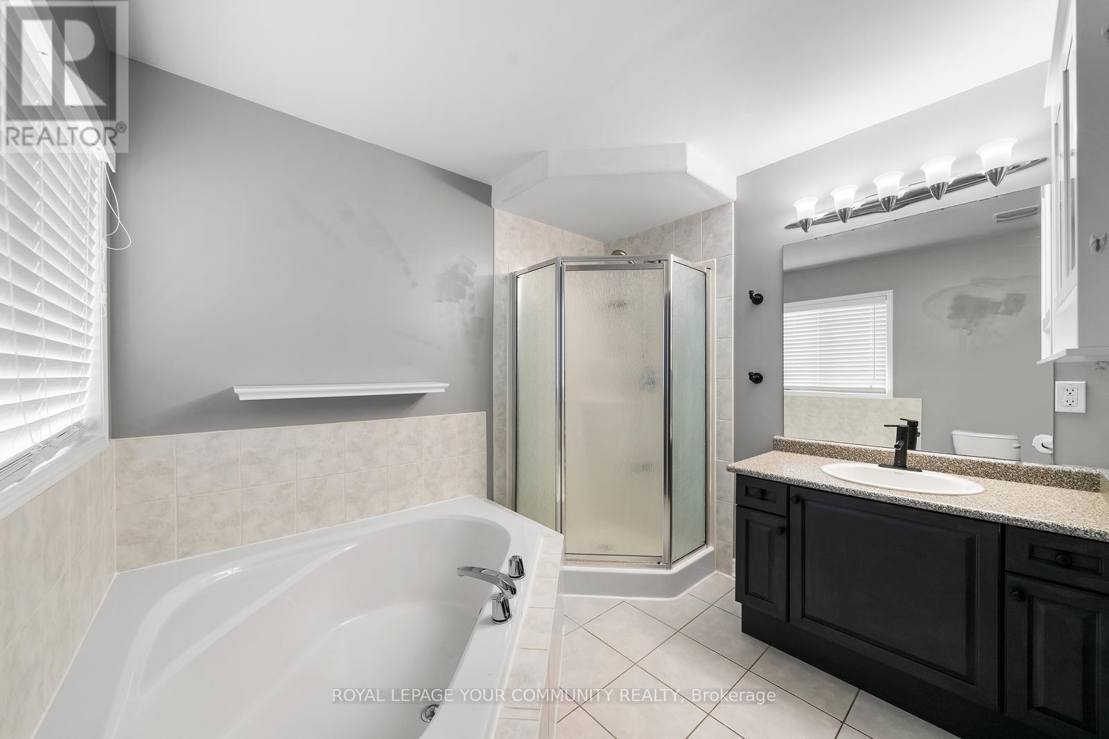 Upper - 1821 Lamstone Street, Innisfil, Ontario  L9S 4Z9 - Photo 27 - N12594442