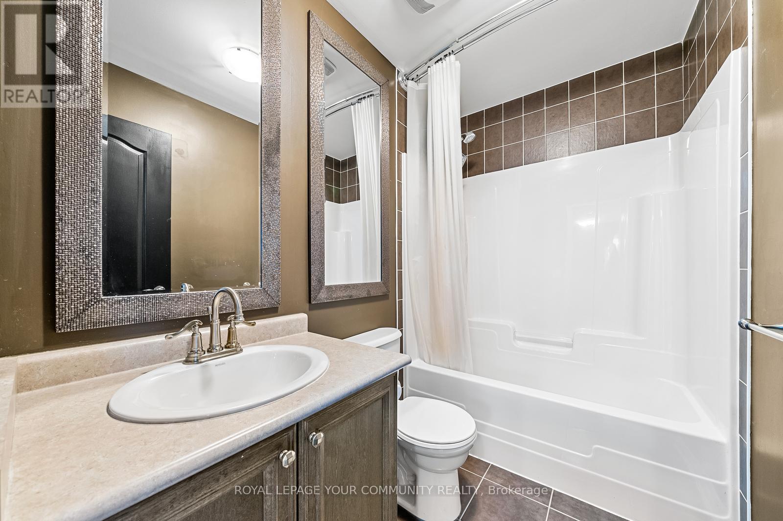 Upper - 1821 Lamstone Street, Innisfil, Ontario  L9S 4Z9 - Photo 33 - N12594442