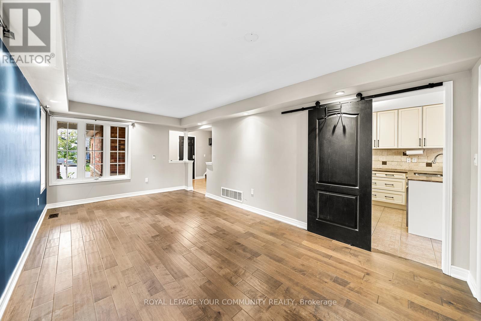 Upper - 1821 Lamstone Street, Innisfil, Ontario  L9S 4Z9 - Photo 8 - N12594442