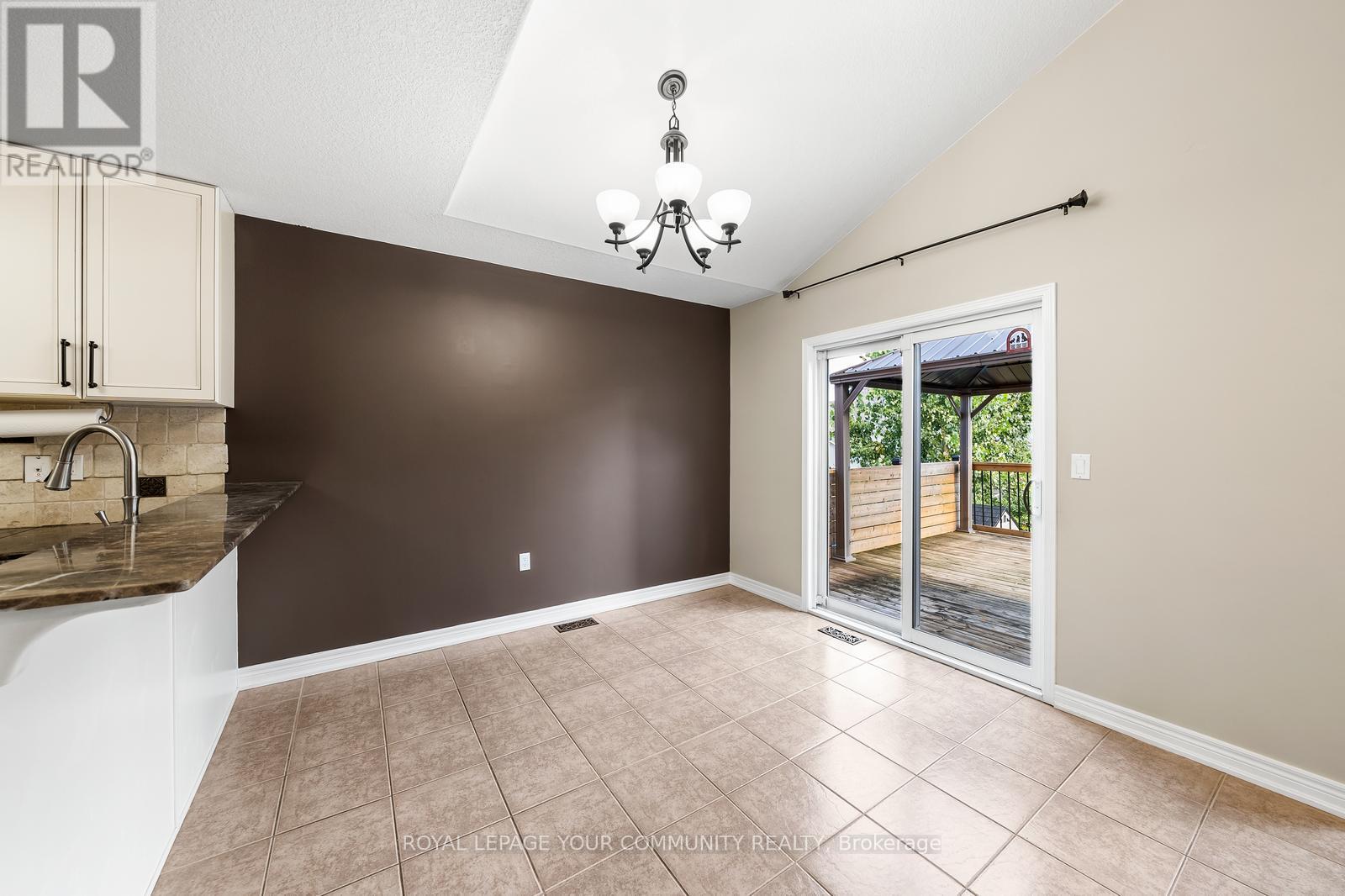 Upper - 1821 Lamstone Street, Innisfil, Ontario  L9S 4Z9 - Photo 9 - N12594442