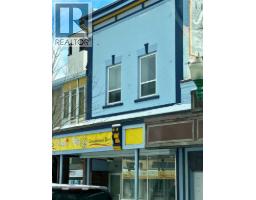 302 Mackenzie Avenue Revelstoke, Revelstoke, Ca