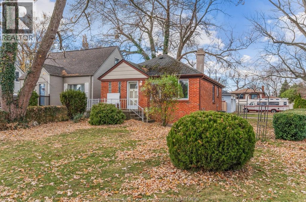 905 St. Mary's, Windsor, Ontario N8S 2V1 - Photo 1 - 25030971