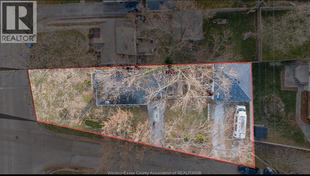 905 St. Mary's, Windsor, Ontario N8S 2V1 - Photo 2 - 25030971