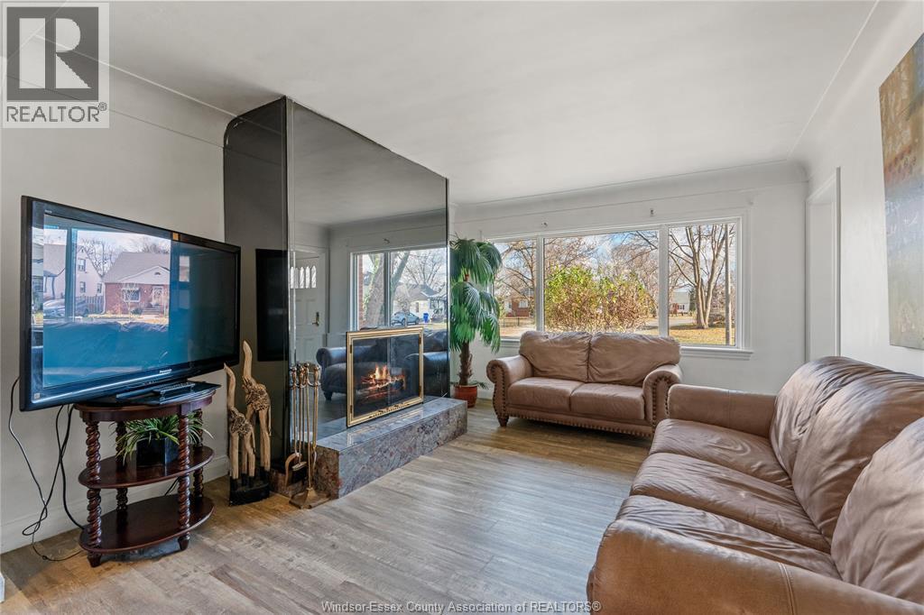 905 St. Mary's, Windsor, Ontario N8S 2V1 - Photo 6 - 25030971