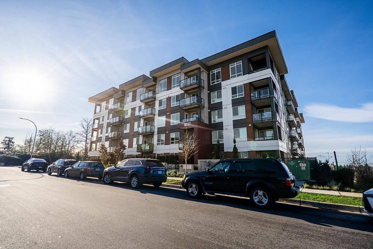 618 8117 200a Street, Langley, British Columbia V2Y 3W9 - Photo 2 - R3071347