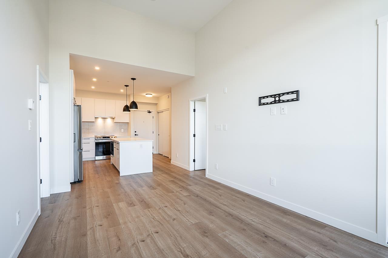 618 8117 200a Street, Langley, British Columbia V2Y 3W9 - Photo 8 - R3071347