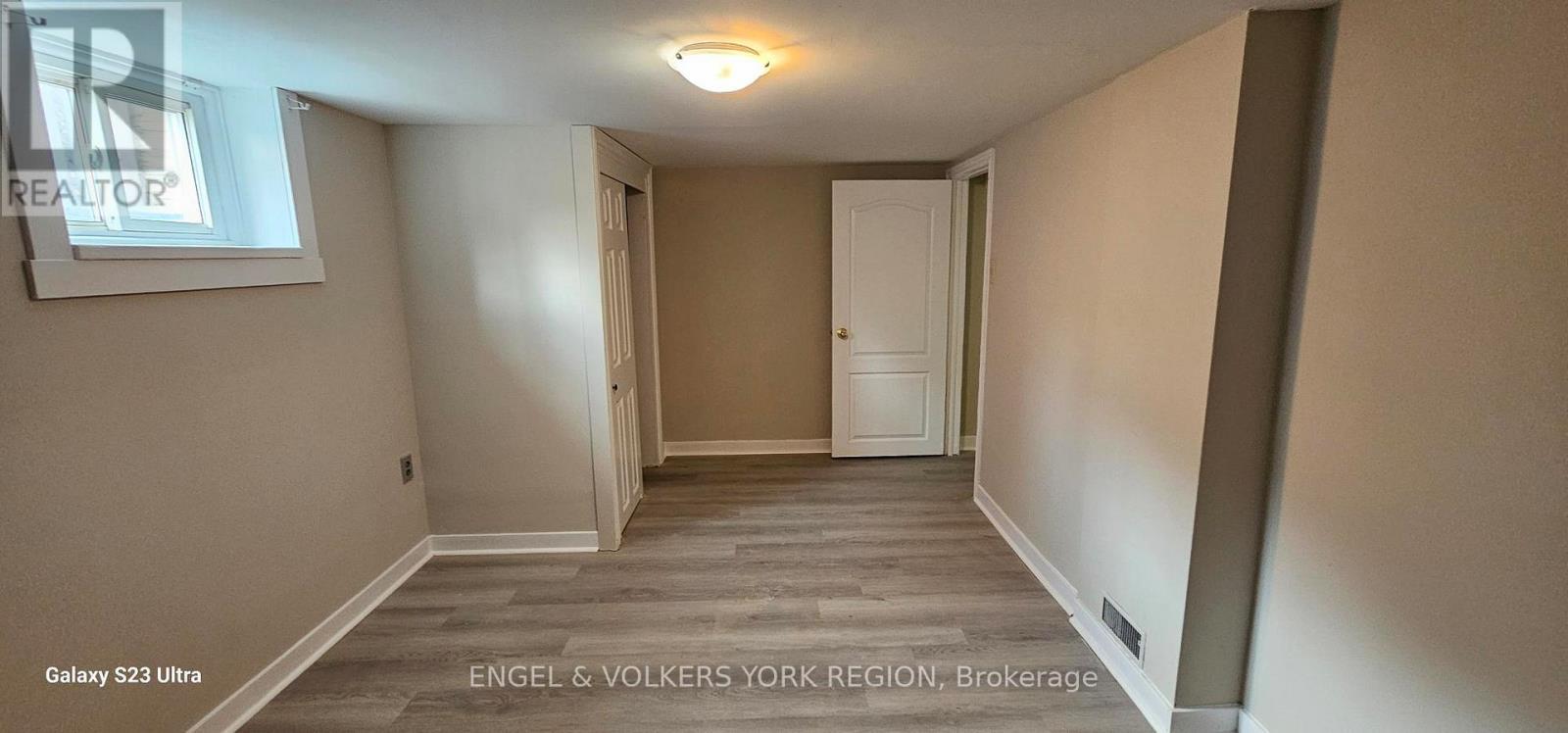 B - 46 Walter Avenue S, Newmarket, Ontario  L3Y 3P7 - Photo 12 - N12582640