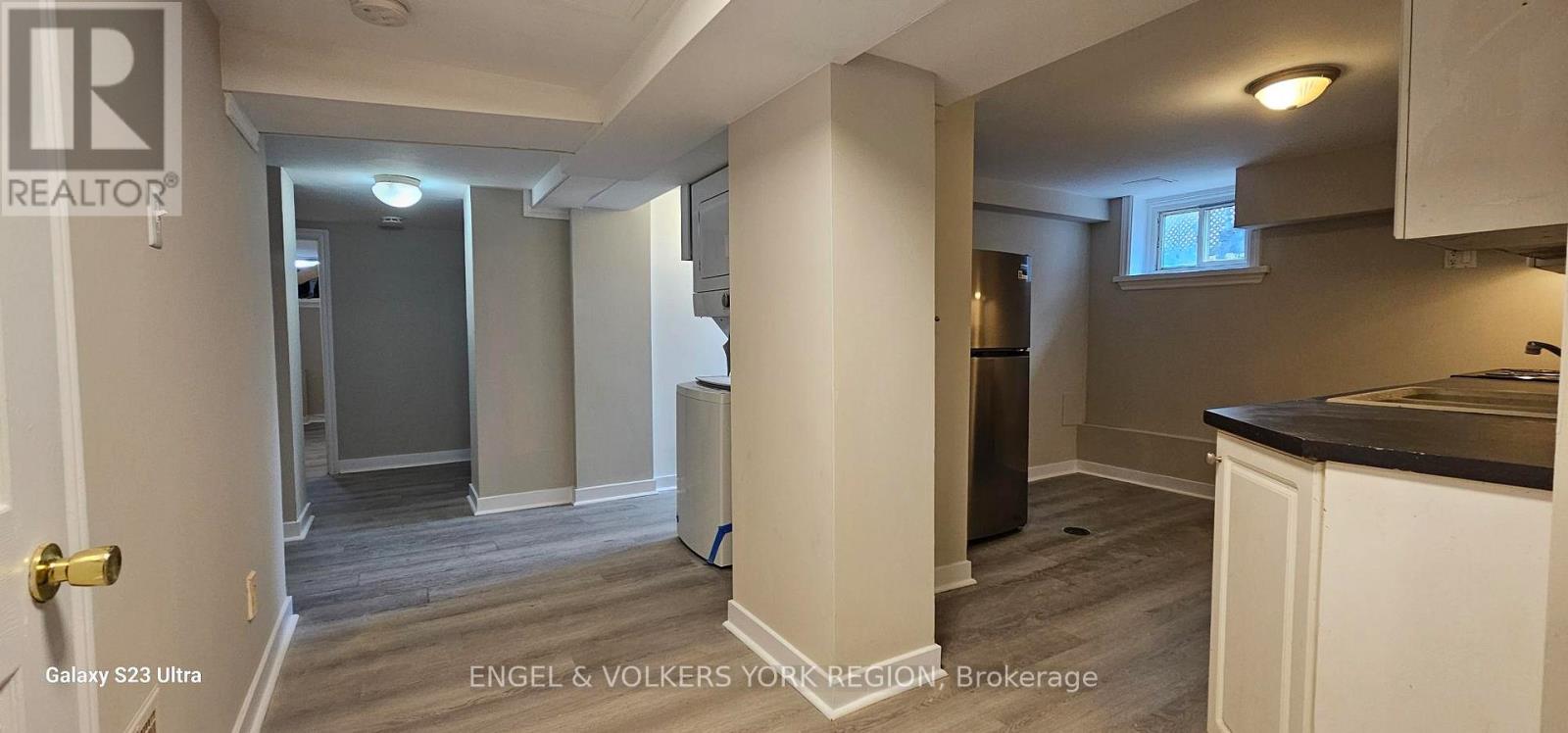 B - 46 Walter Avenue S, Newmarket, Ontario  L3Y 3P7 - Photo 8 - N12582640