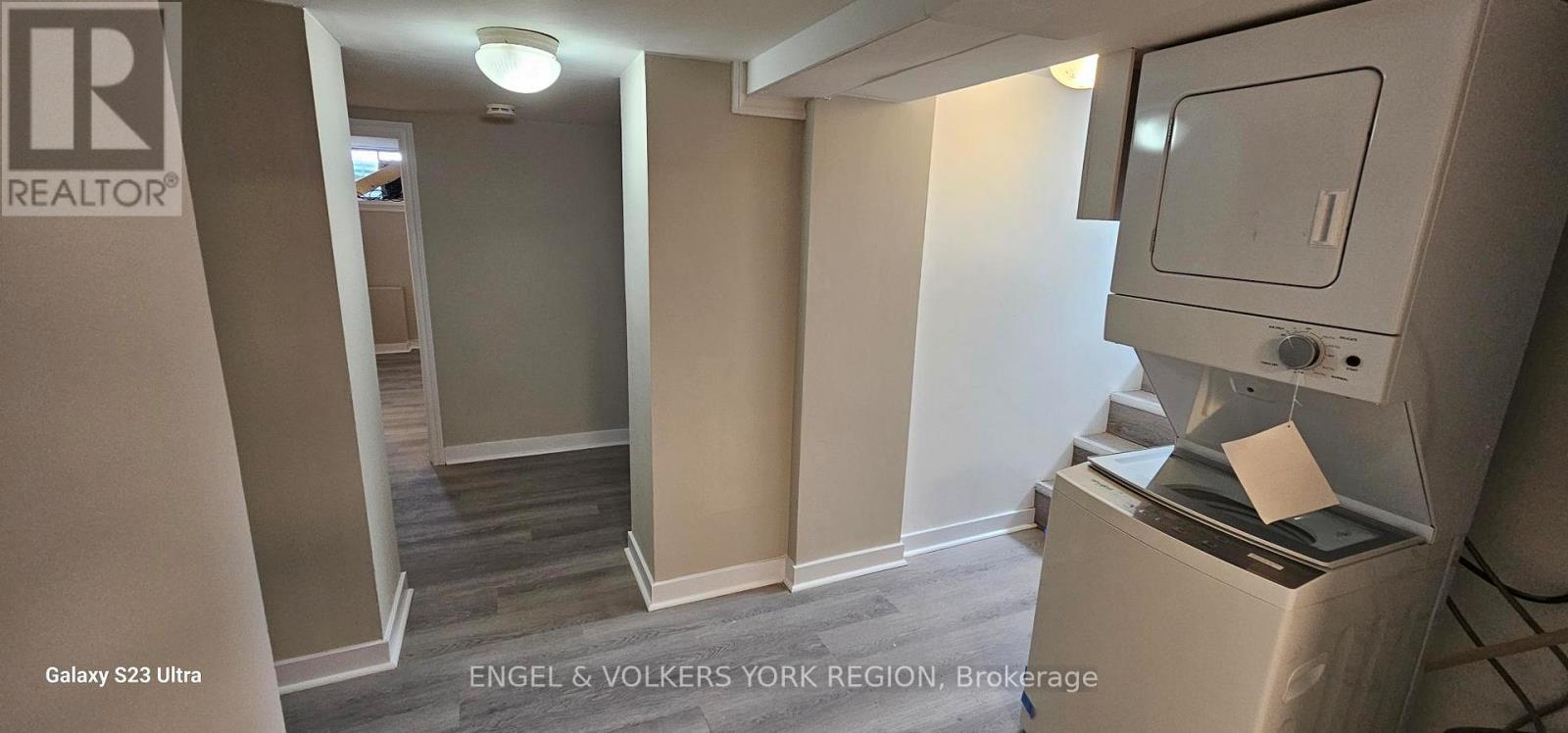 B - 46 Walter Avenue S, Newmarket, Ontario  L3Y 3P7 - Photo 10 - N12582640