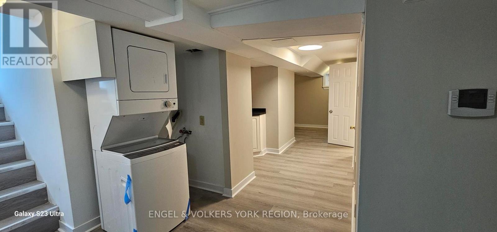 B - 46 Walter Avenue S, Newmarket, Ontario  L3Y 3P7 - Photo 9 - N12582640