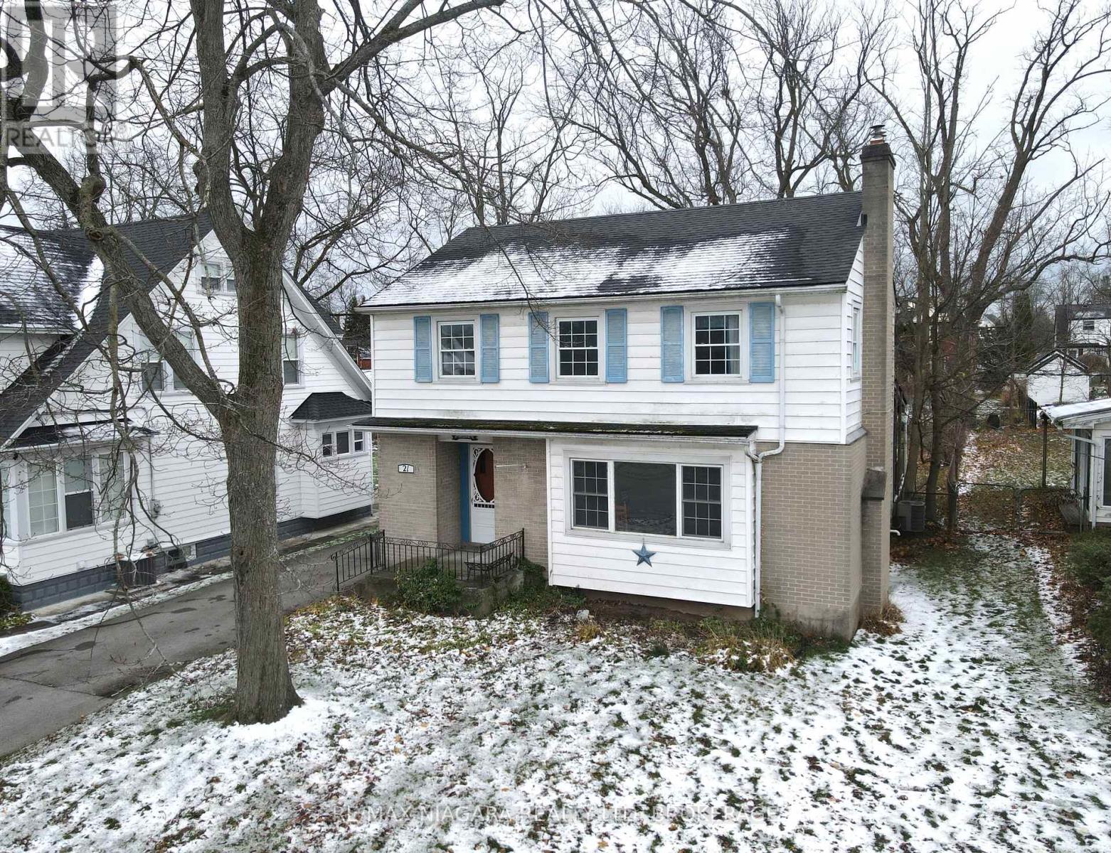 21 Highland Avenue, Fort Erie, Ontario L2A 2X6 - Photo 1 - X12313299