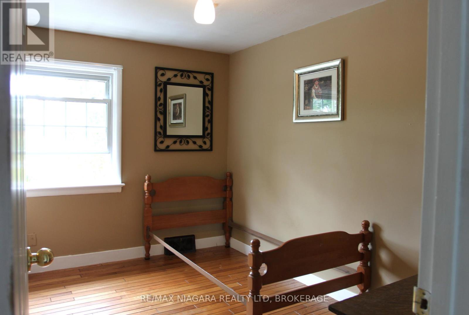 21 Highland Avenue, Fort Erie, Ontario L2A 2X6 - Photo 28 - X12313299