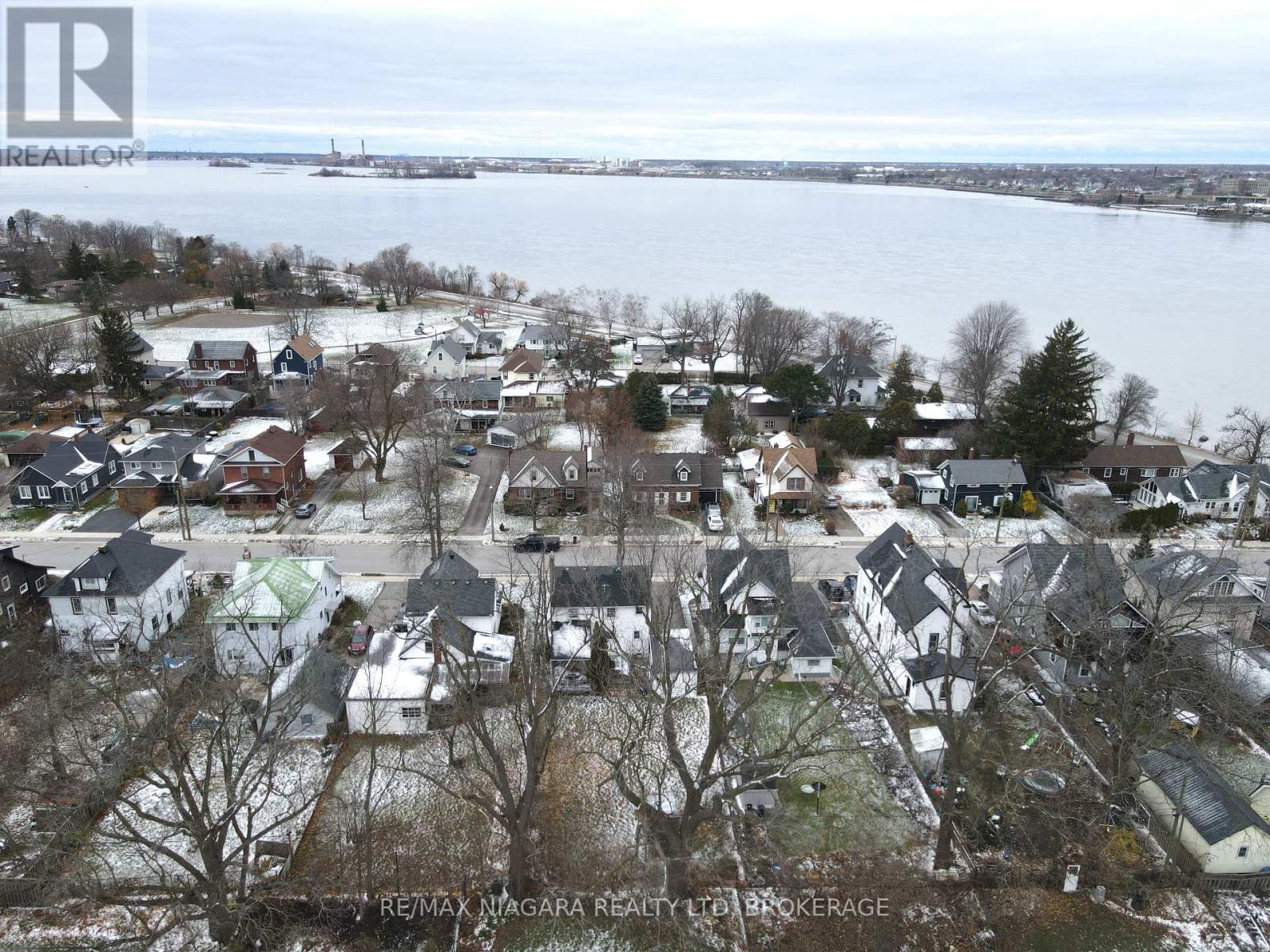 21 Highland Avenue, Fort Erie, Ontario L2A 2X6 - Photo 47 - X12313299