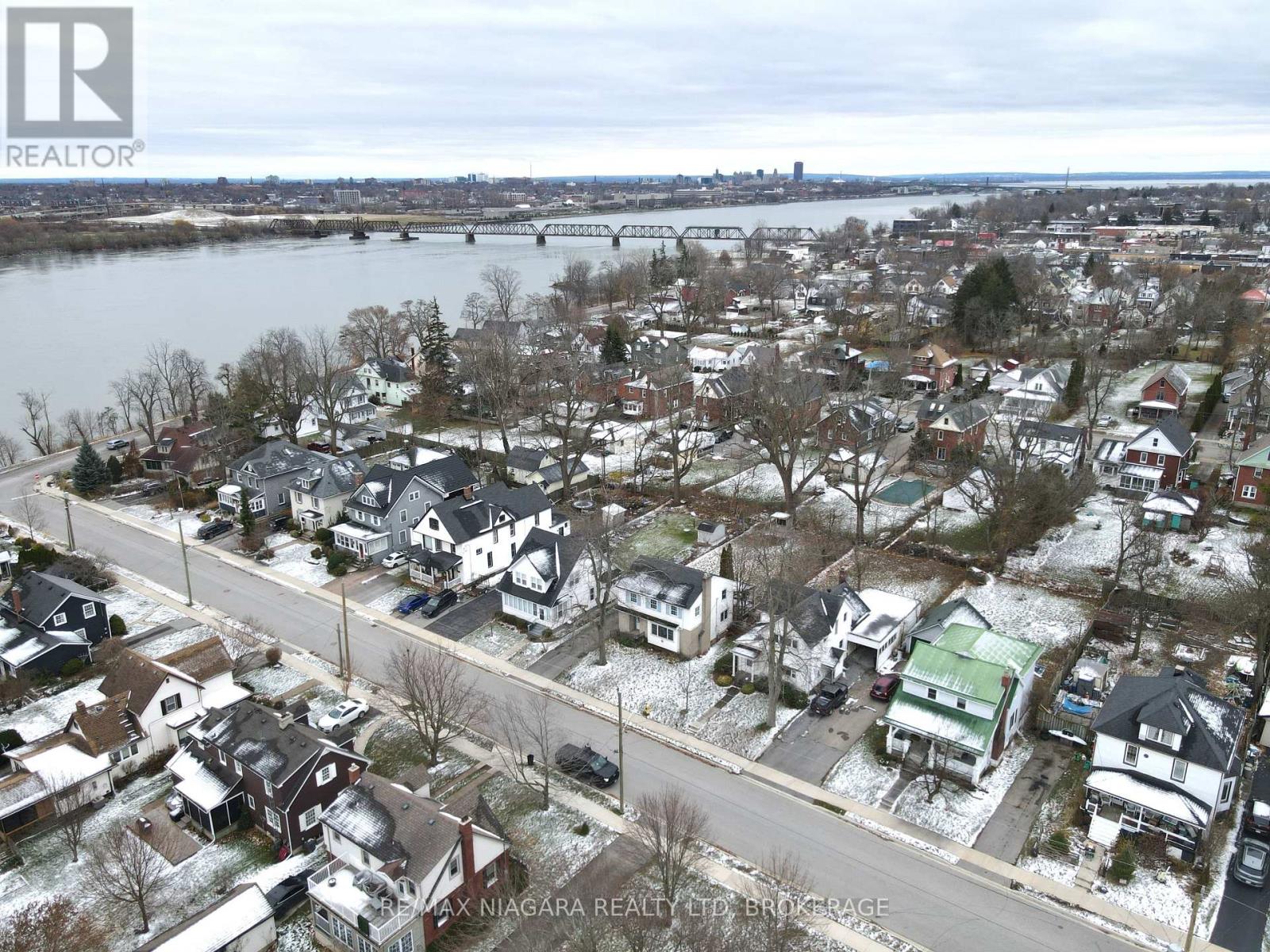 21 Highland Avenue, Fort Erie, Ontario L2A 2X6 - Photo 48 - X12313299