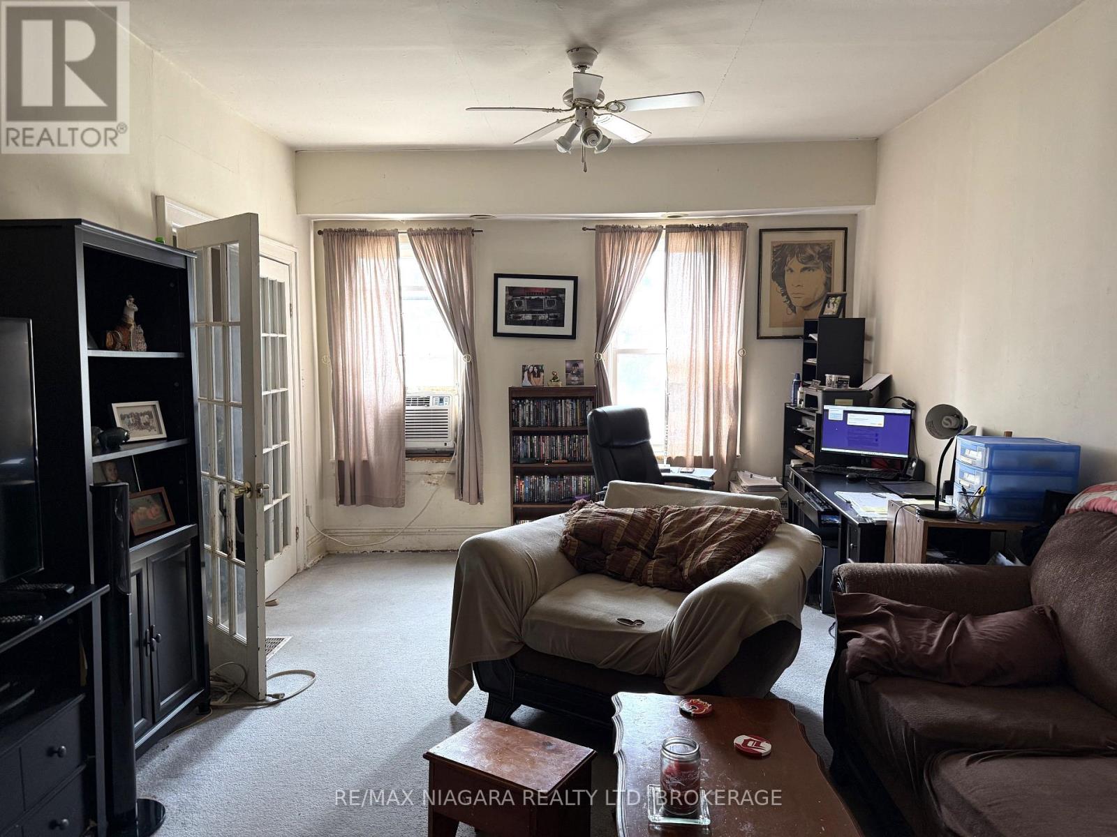 35 Forsythe Street, Fort Erie, Ontario  L2A 1X1 - Photo 3 - X12326566