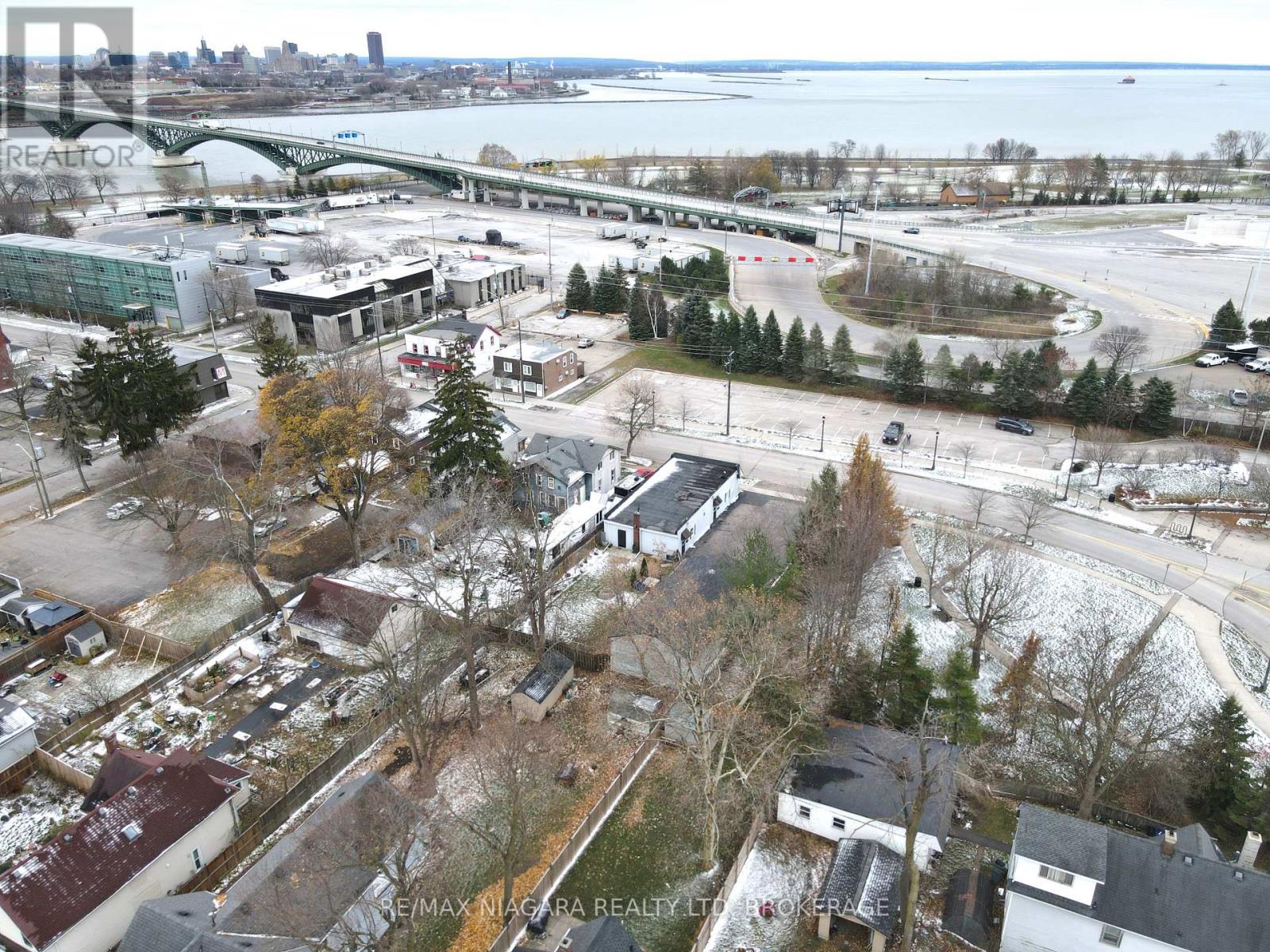 61 Queen Street, Fort Erie, Ontario  L2A 1T7 - Photo 38 - X12373939