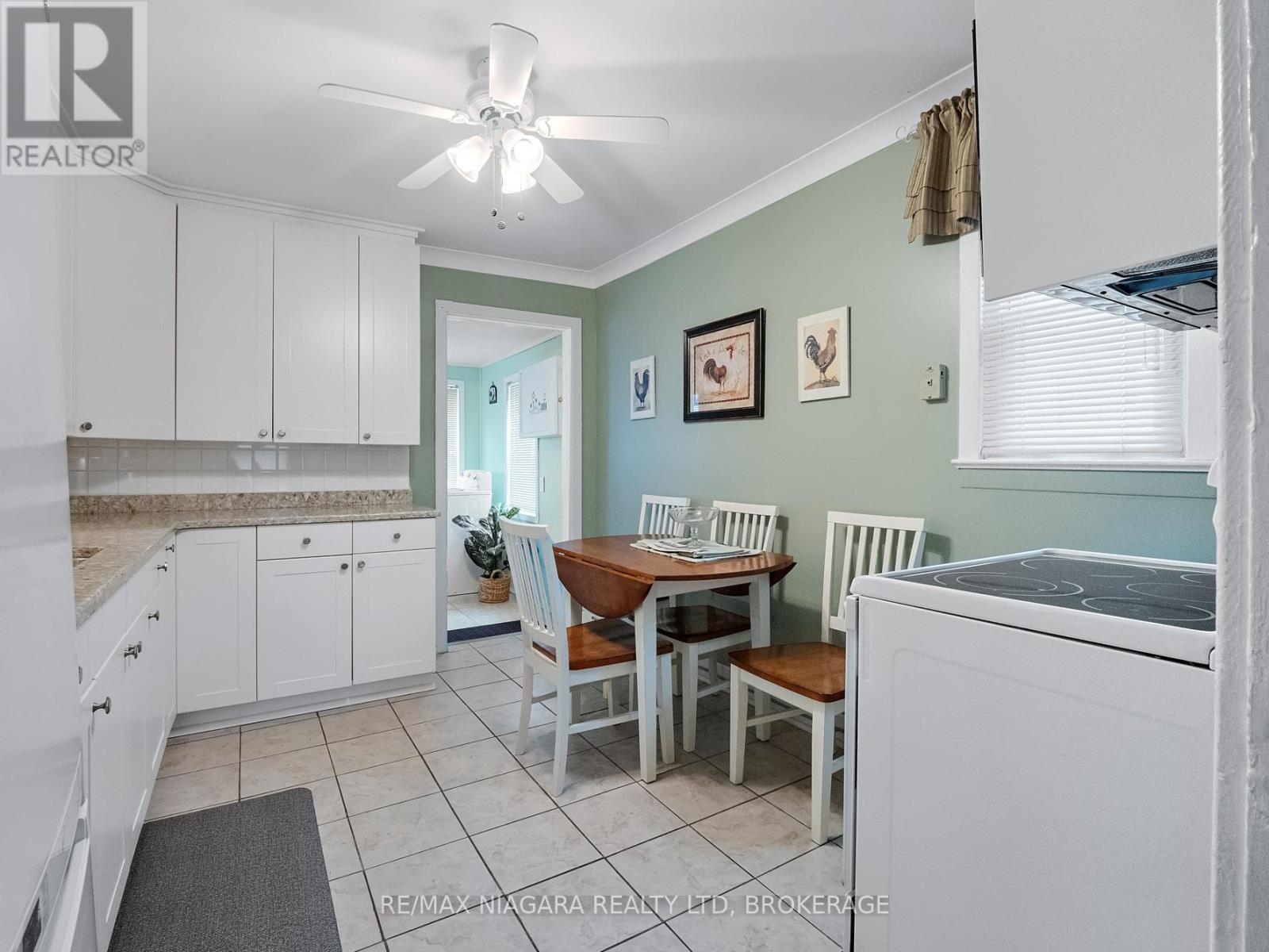 207 Gilmore Road, Fort Erie, Ontario L2A 2M2 - Photo 11 - X12067033