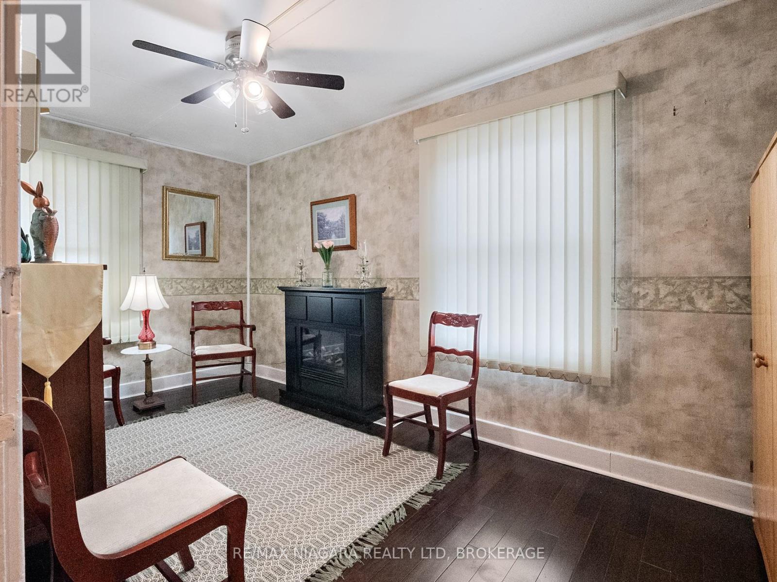 207 Gilmore Road, Fort Erie, Ontario L2A 2M2 - Photo 7 - X12067033