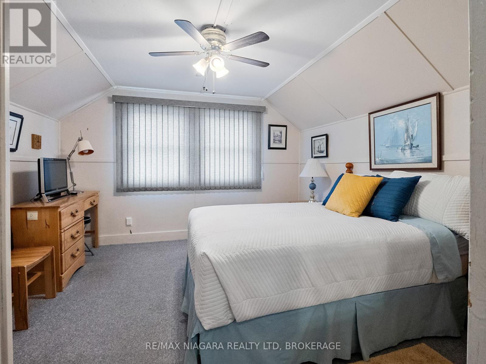 207 Gilmore Road, Fort Erie, Ontario L2A 2M2 - Photo 17 - X12067033