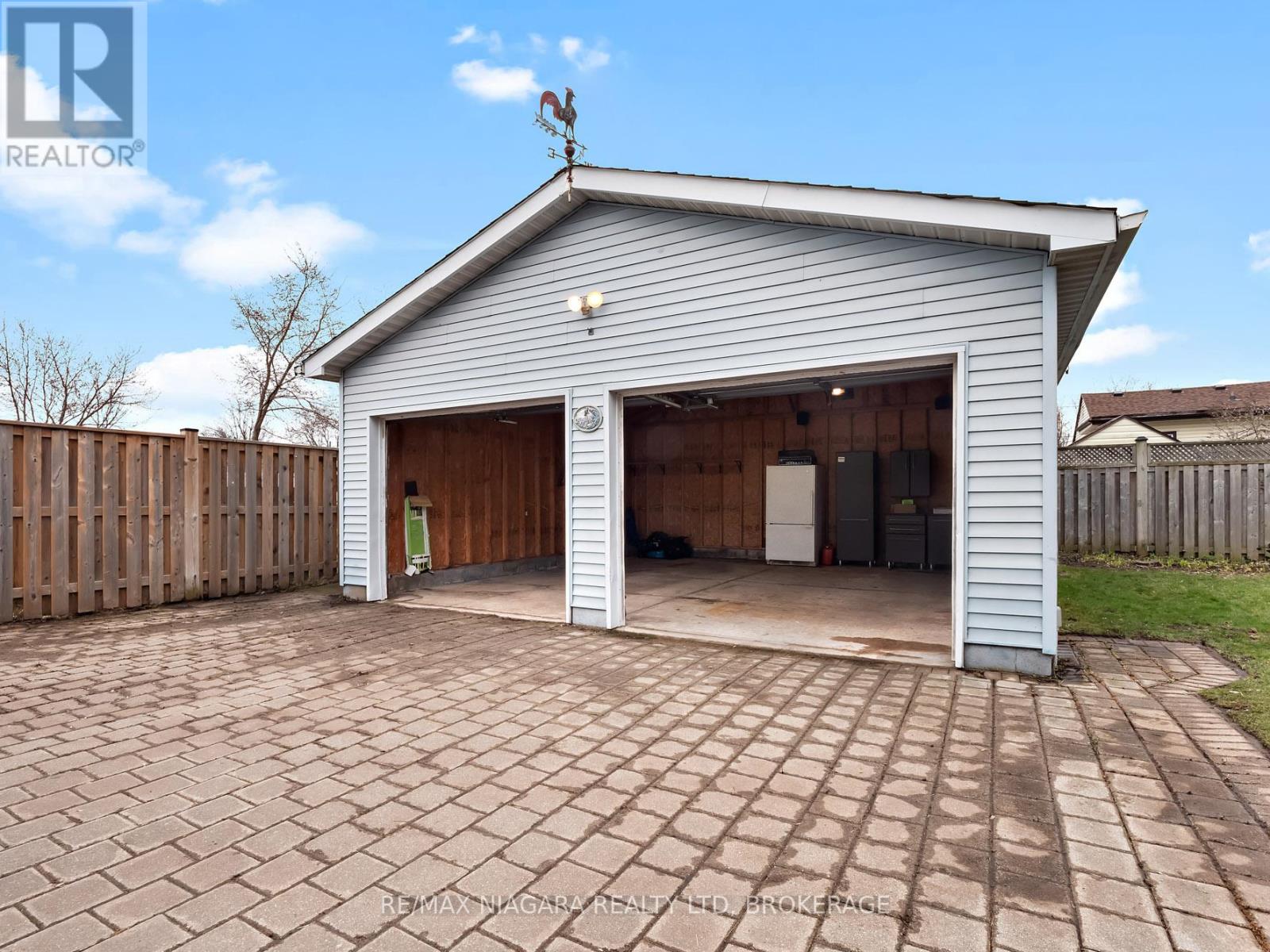 207 Gilmore Road, Fort Erie, Ontario L2A 2M2 - Photo 20 - X12067033