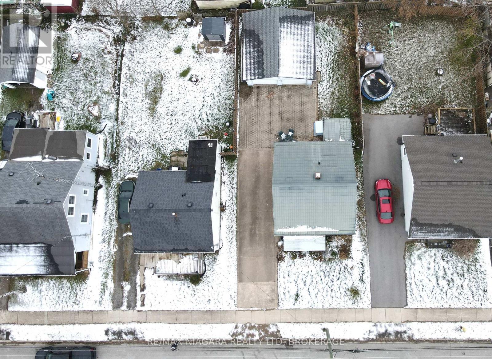 207 Gilmore Road, Fort Erie, Ontario L2A 2M2 - Photo 24 - X12067033