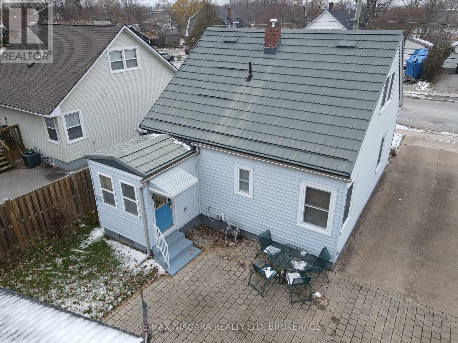 207 Gilmore Road, Fort Erie, Ontario L2A 2M2 - Photo 26 - X12067033