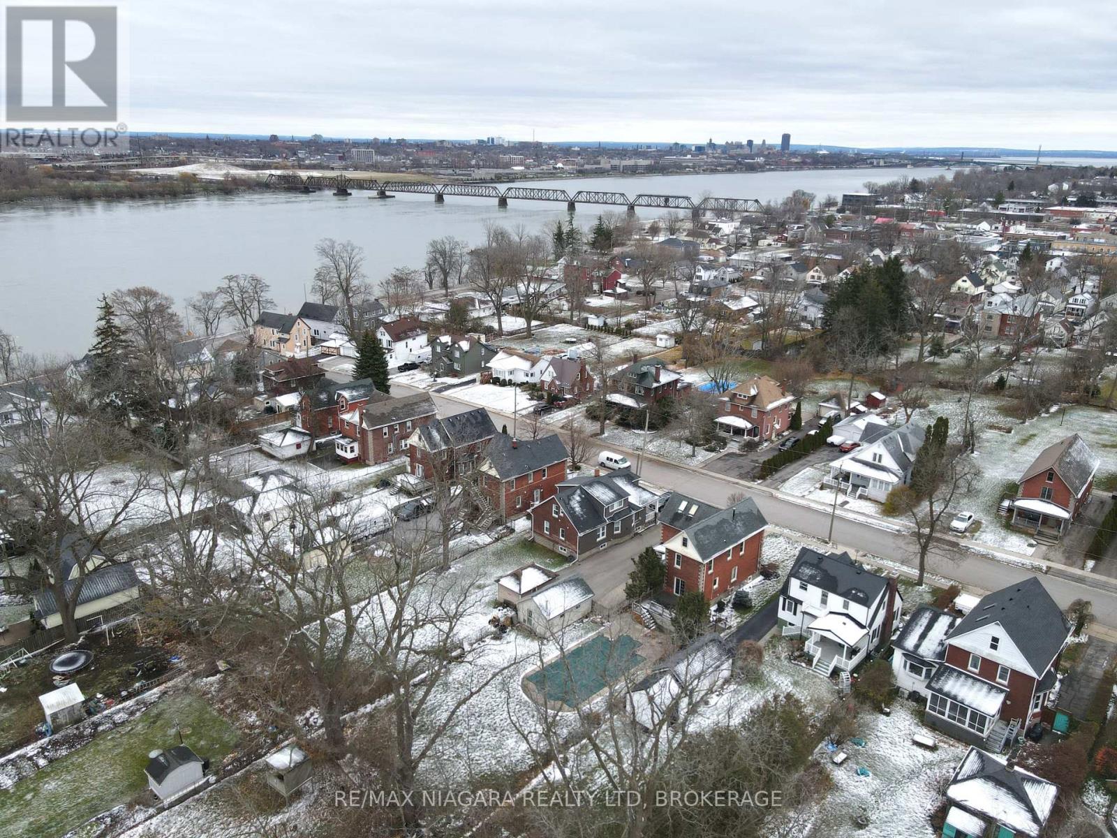 18 Emerick Avenue, Fort Erie, Ontario  L2A 2W3 - Photo 42 - X12434949