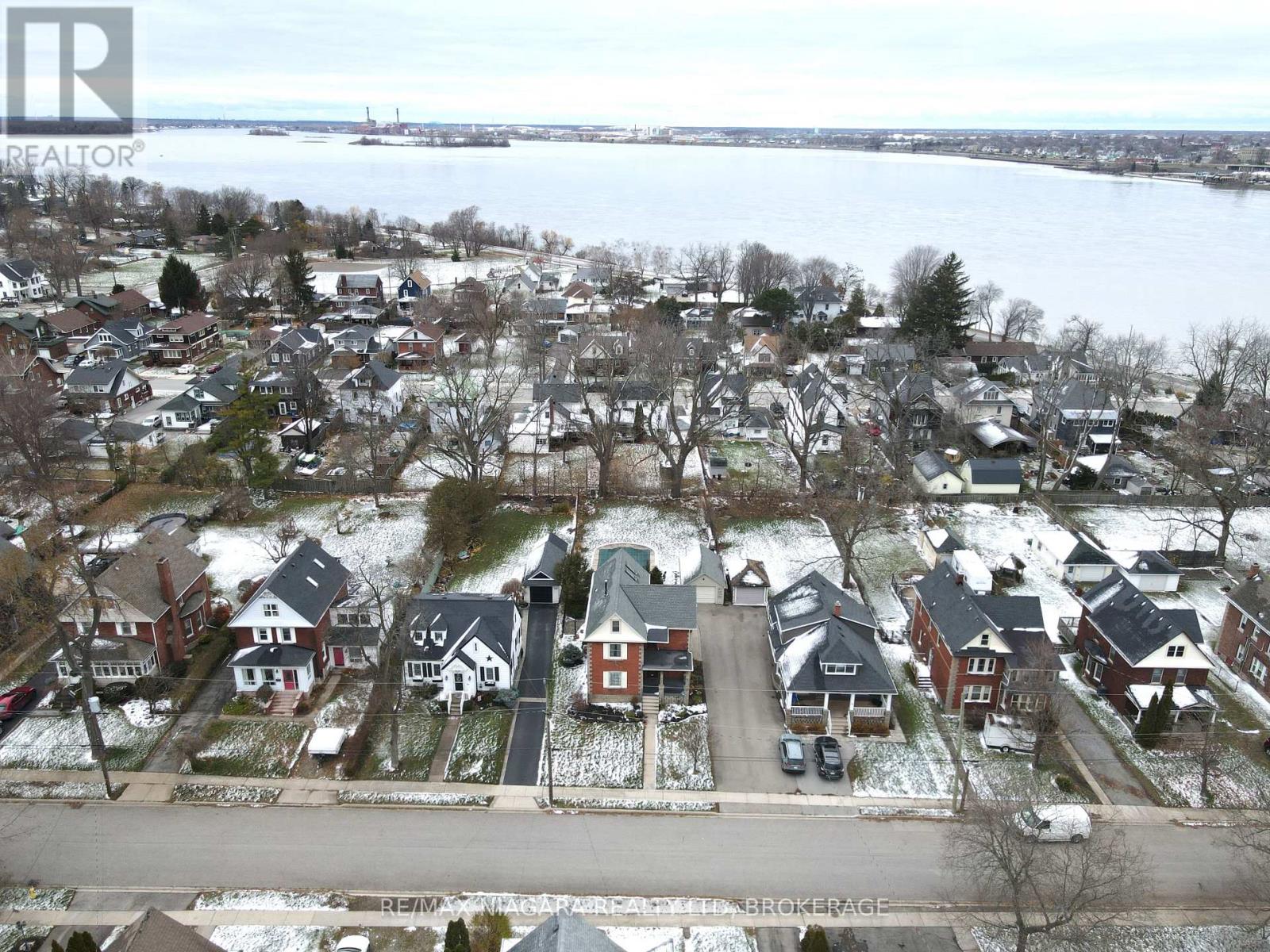 18 Emerick Avenue, Fort Erie, Ontario  L2A 2W3 - Photo 40 - X12434949