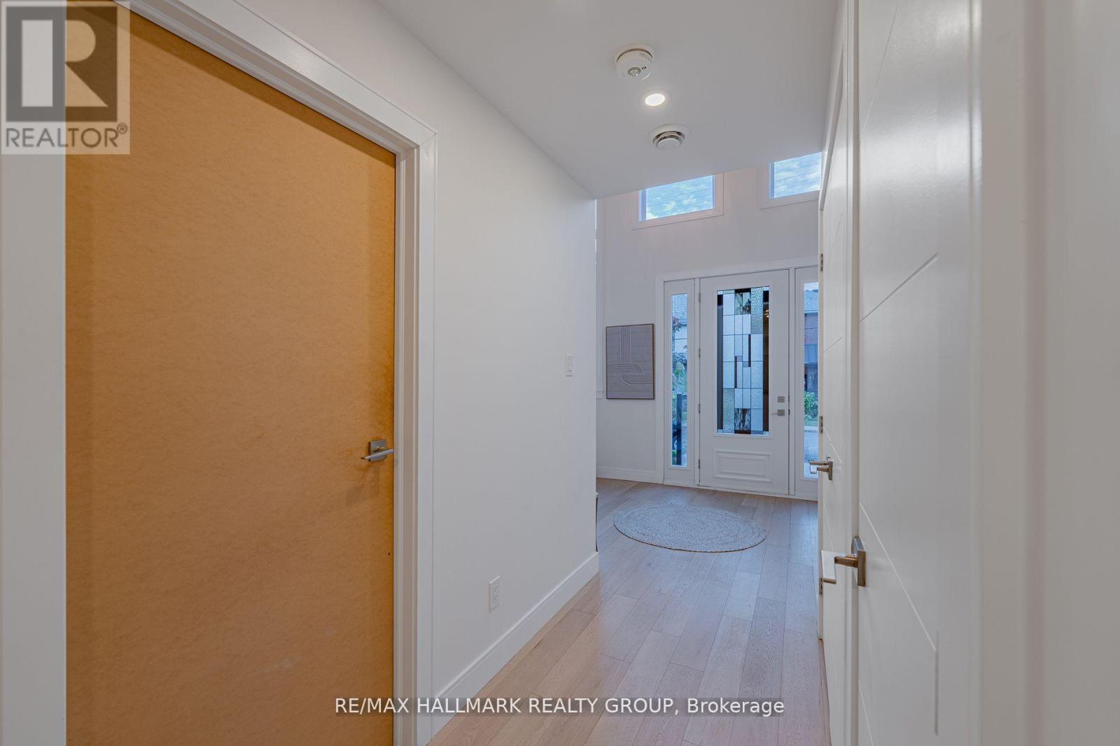 14 Thornton Avenue, Ottawa, Ontario  K1S 2R9 - Photo 6 - X12594452