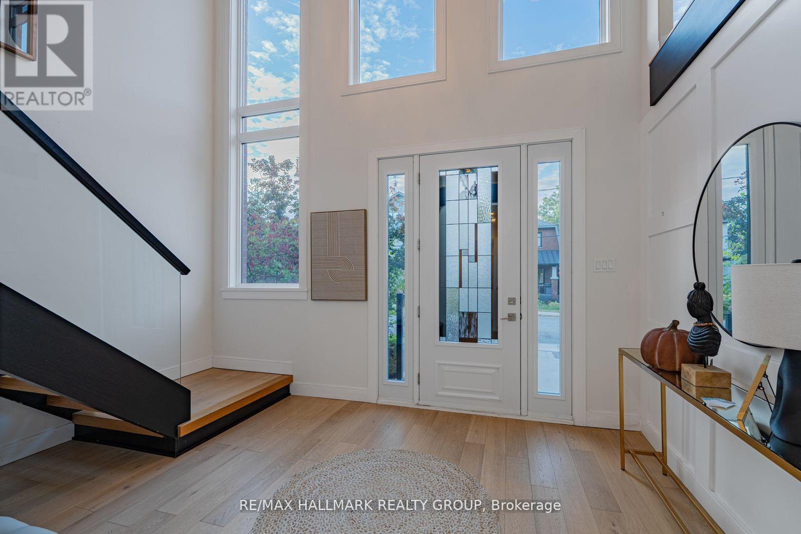 14 Thornton Avenue, Ottawa, Ontario  K1S 2R9 - Photo 7 - X12594452