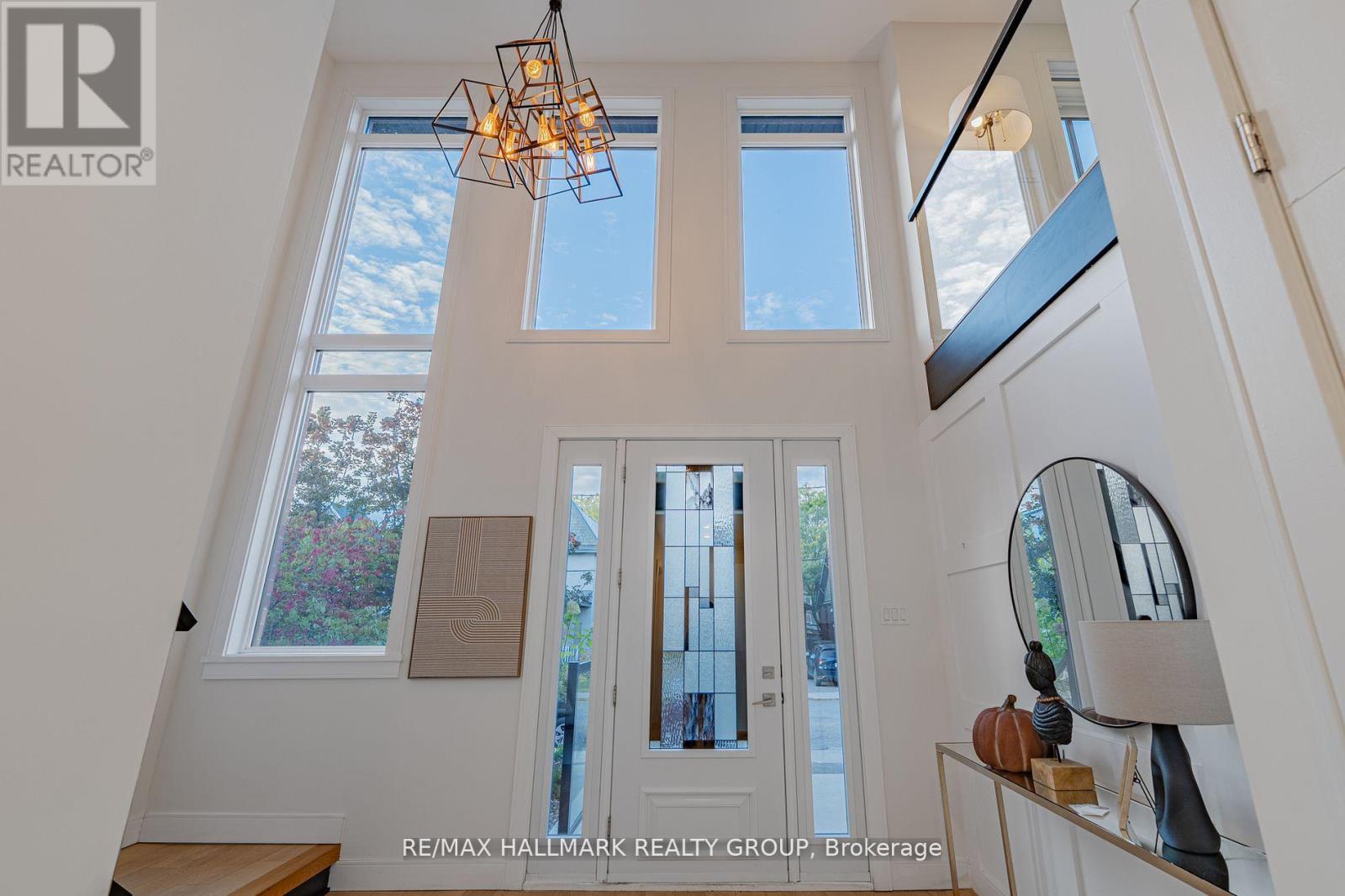 14 Thornton Avenue, Ottawa, Ontario  K1S 2R9 - Photo 8 - X12594452