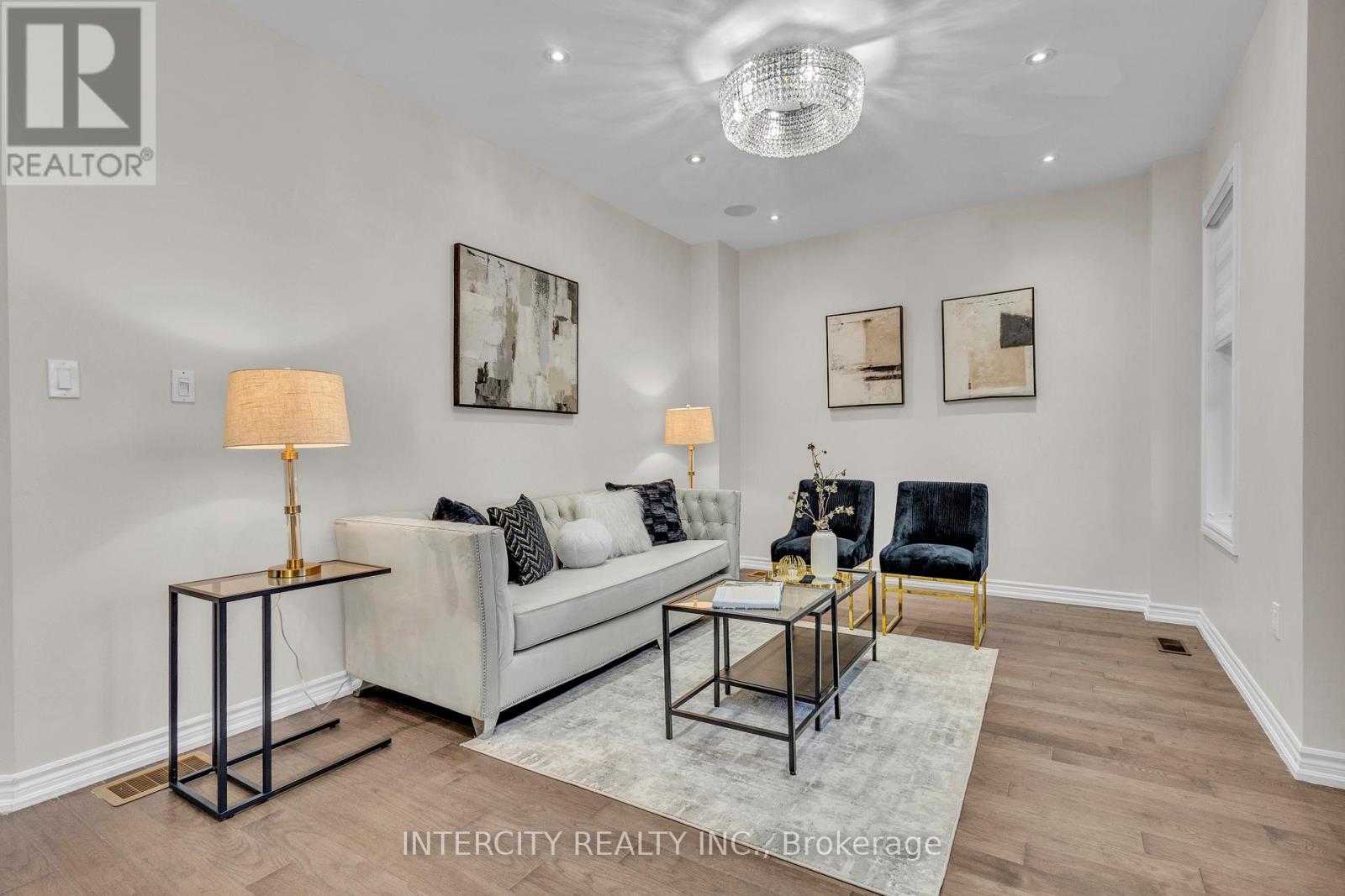 45 Roulette Crescent, Brampton, Ontario  L7A 4R6 - Photo 11 - W12594340