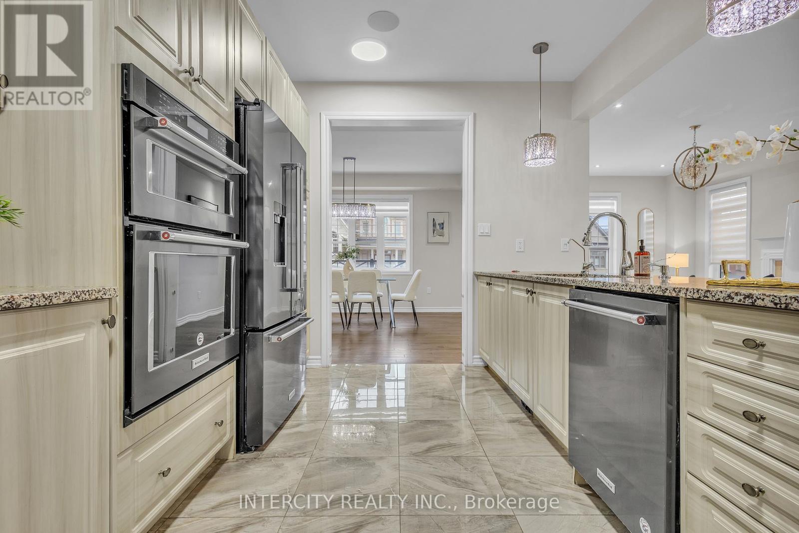 45 Roulette Crescent, Brampton, Ontario  L7A 4R6 - Photo 18 - W12594340