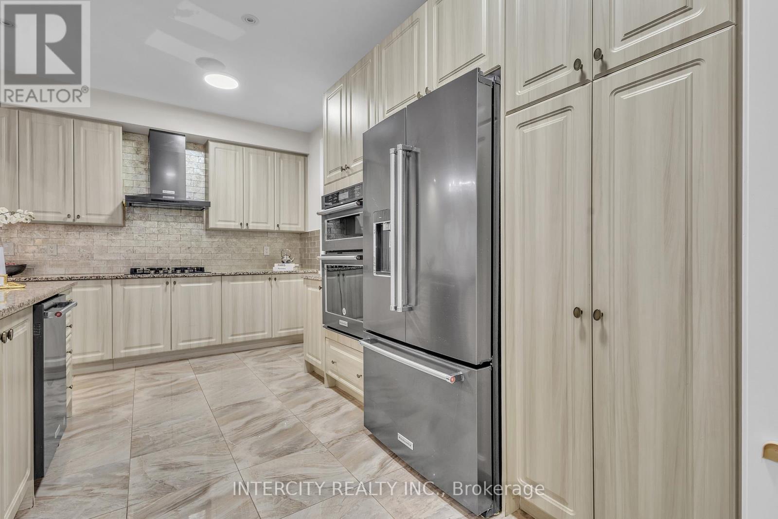 45 Roulette Crescent, Brampton, Ontario  L7A 4R6 - Photo 28 - W12594340