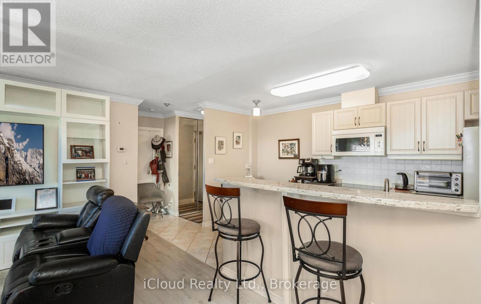 606 - 10 Dayspring Circle, Brampton, Ontario  L6P 1B9 - Photo 11 - W12594342