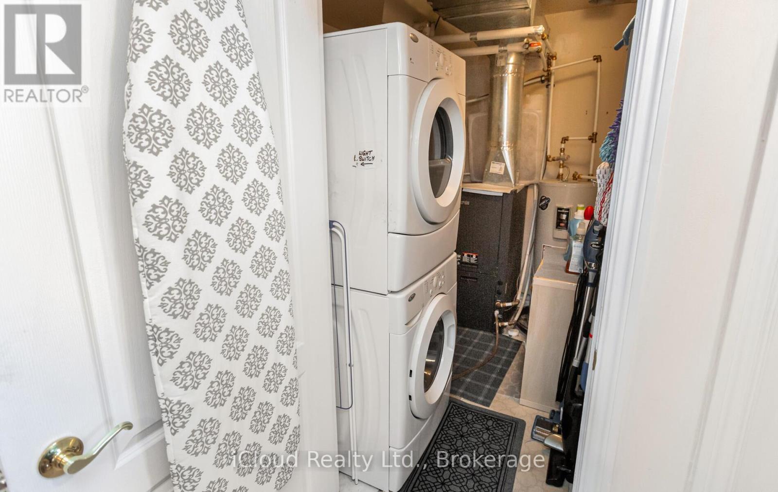 606 - 10 Dayspring Circle, Brampton, Ontario  L6P 1B9 - Photo 22 - W12594342