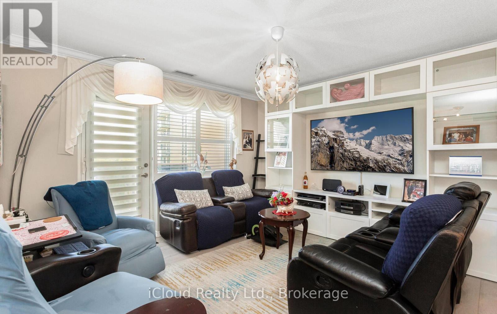 606 - 10 Dayspring Circle, Brampton, Ontario  L6P 1B9 - Photo 3 - W12594342