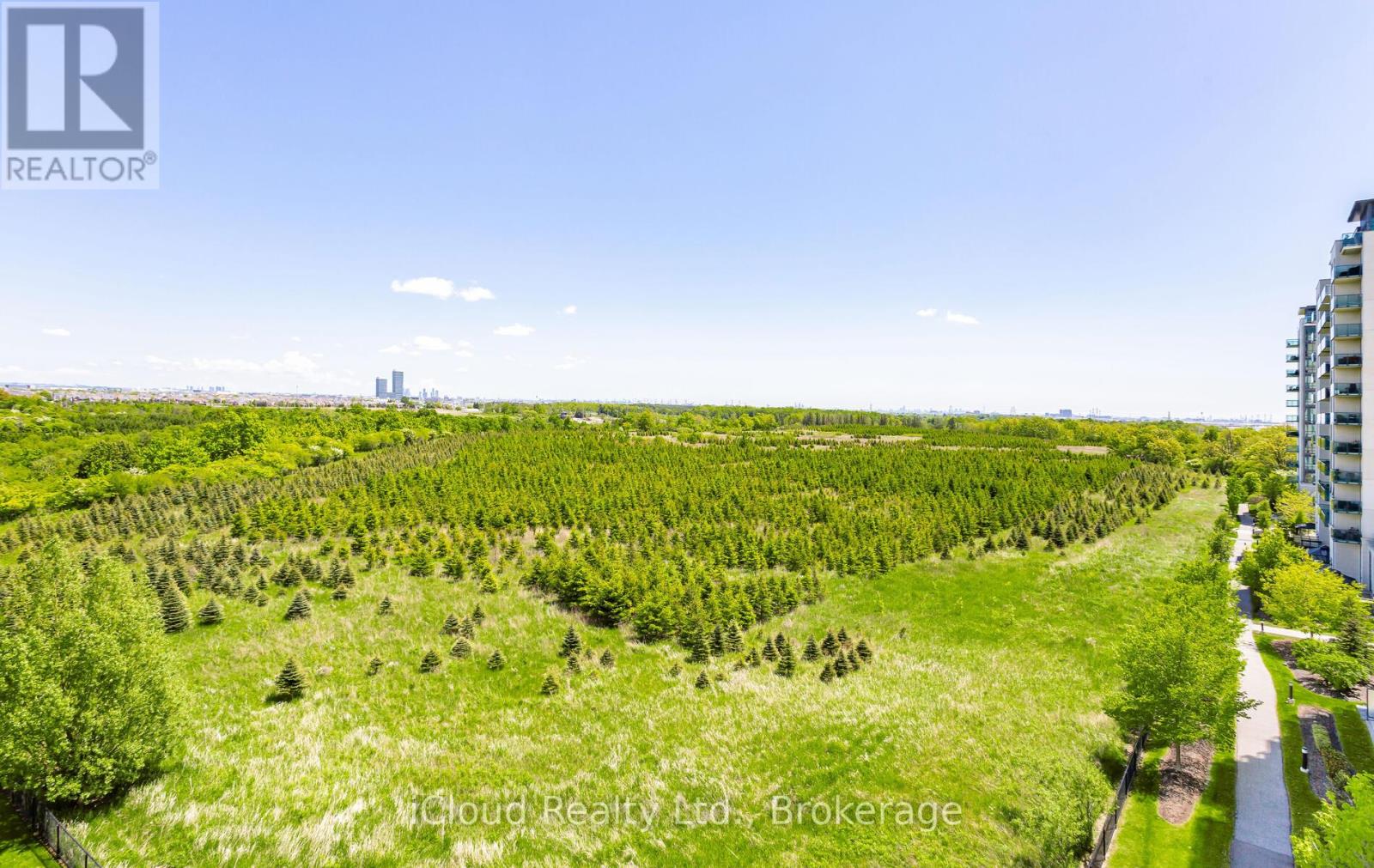 606 - 10 Dayspring Circle, Brampton, Ontario  L6P 1B9 - Photo 6 - W12594342