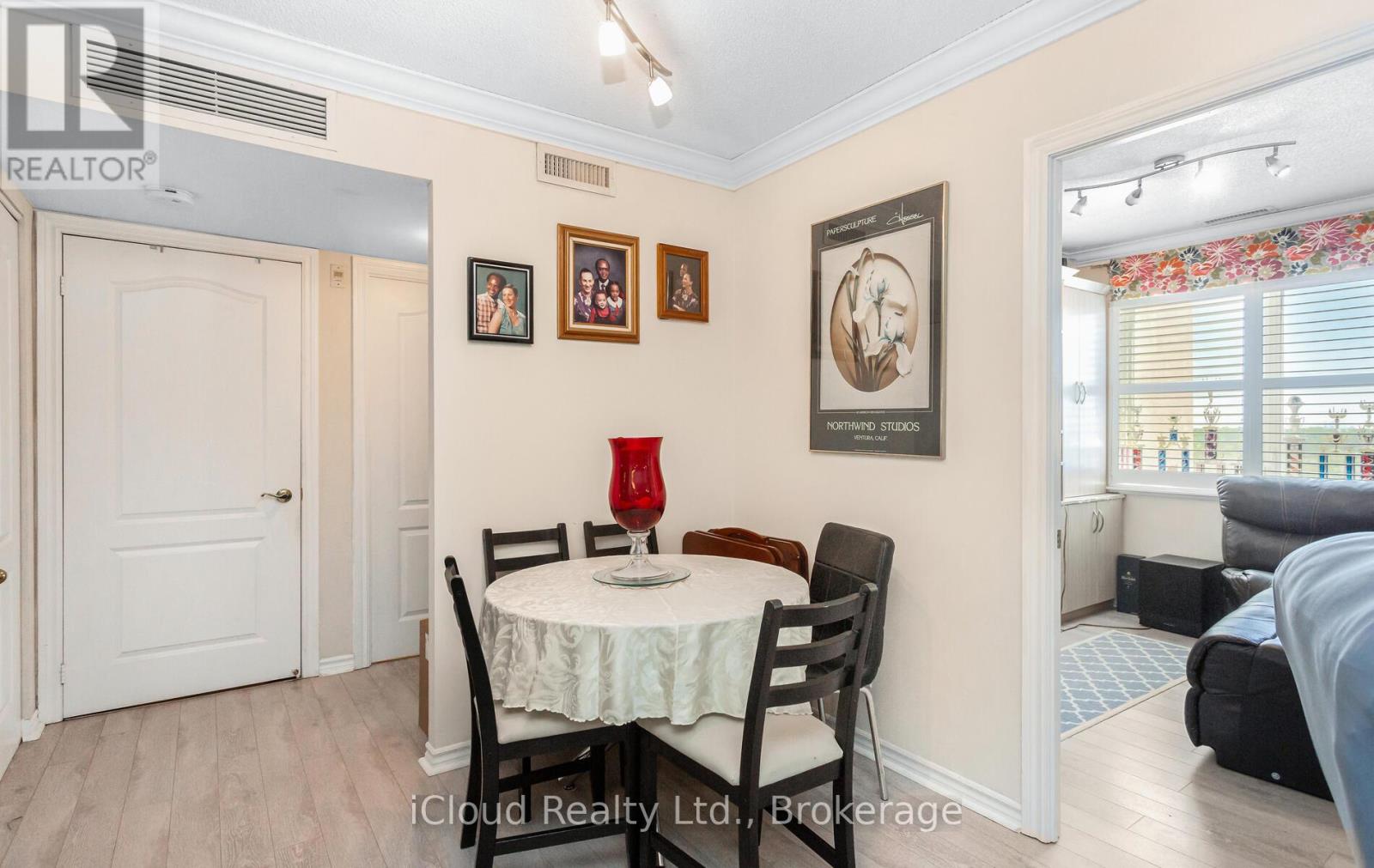 606 - 10 Dayspring Circle, Brampton, Ontario  L6P 1B9 - Photo 8 - W12594342