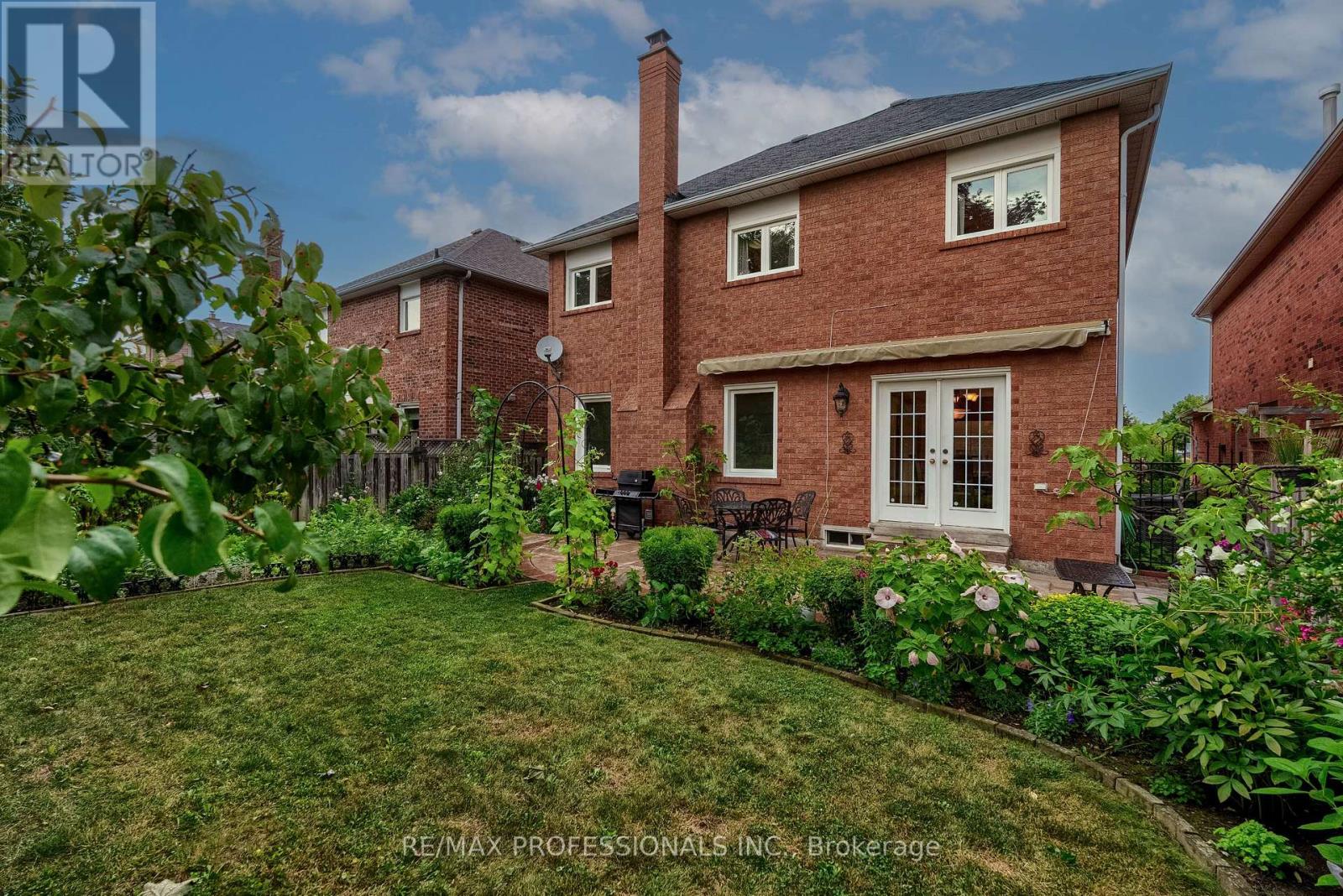 183 Barber Drive, Halton Hills, Ontario L7G 5L5 - Photo 39 - W12594346