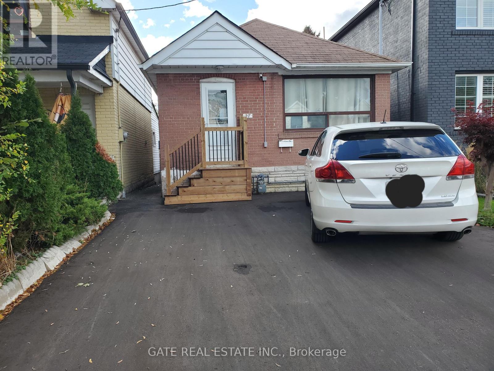 27 Lambton Avenue, Toronto, Ontario  M6N 2S2 - Photo 2 - W12594356