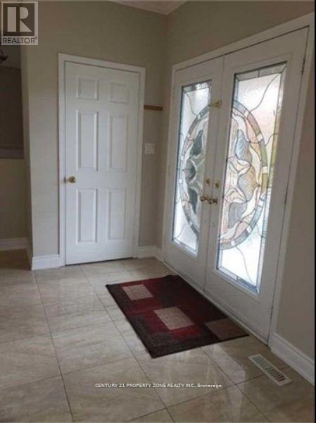 21 Bentgrass Lane, Brampton, Ontario  L7A 3K4 - Photo 2 - W12594386