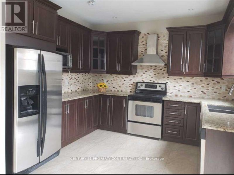 21 Bentgrass Lane, Brampton, Ontario  L7A 3K4 - Photo 3 - W12594386