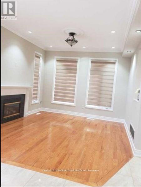 21 Bentgrass Lane, Brampton, Ontario  L7A 3K4 - Photo 4 - W12594386