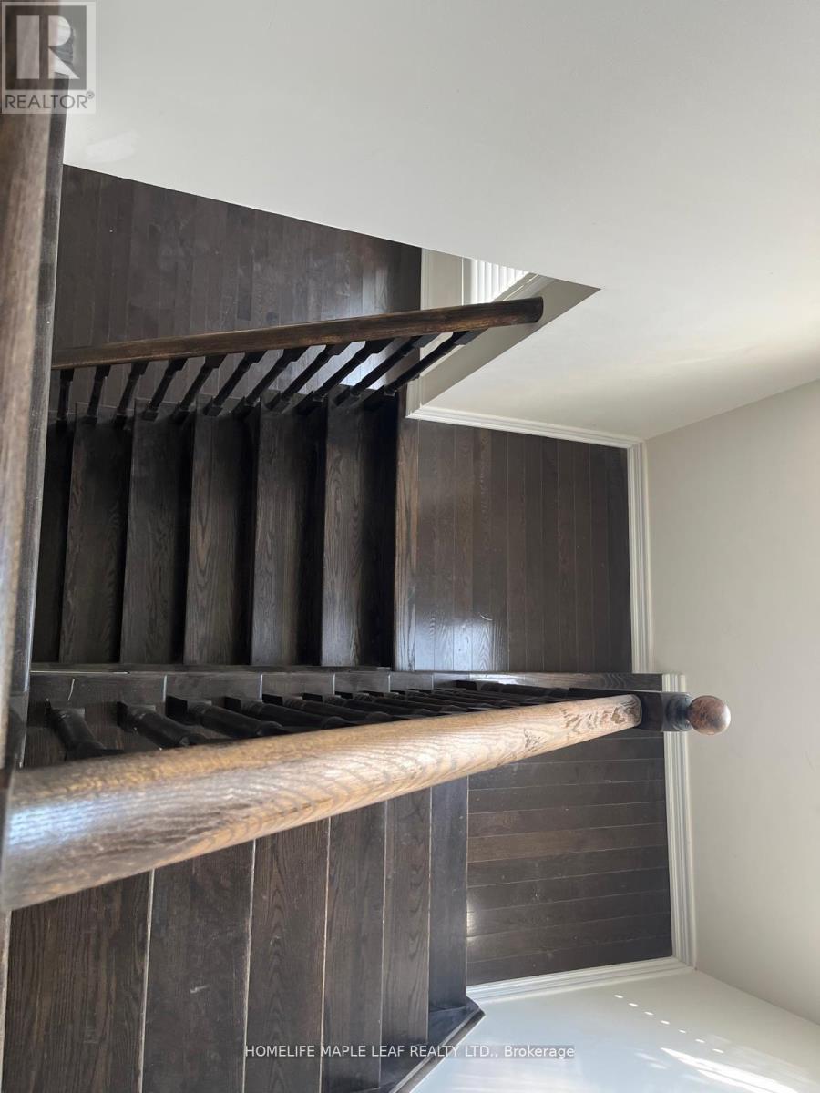 14 Nightland Court, Brampton, Ontario  L6Y 5V3 - Photo 19 - W12594396