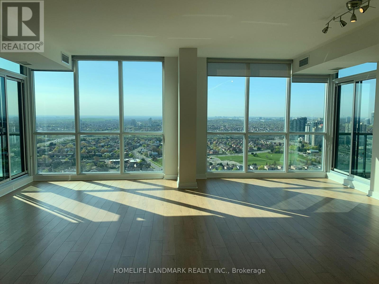 Lph2705 - 3985 Grand Park Drive, Mississauga, Ontario L5B 0H8 - Photo 3 - W12594410